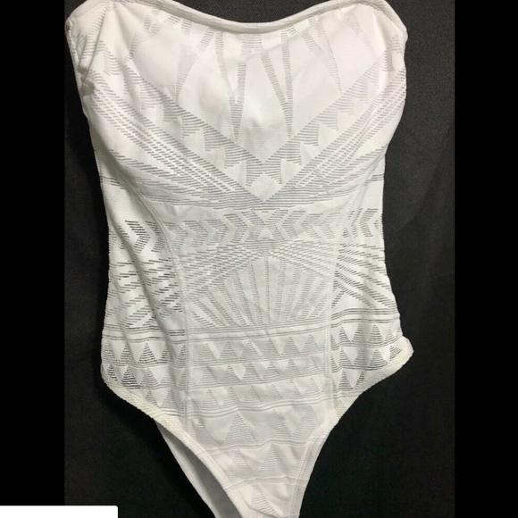 NEW Kenneth Cole New York Deco The Distance One-Piece Swimsuit [SZ Small‎ ] - Picture 4 of 8